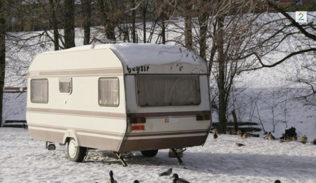 Fil:Tante berits campingvogn.png