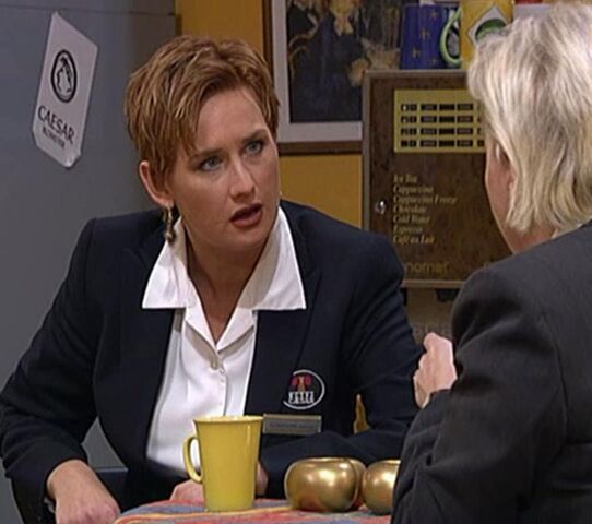 Fil:Alexandra, sesong 5.jpg