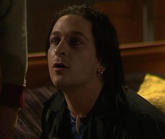 Fil:Tommy, sesong 16.jpg