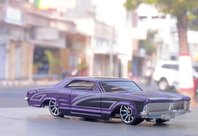 File:64 Buick Riviera.jpg