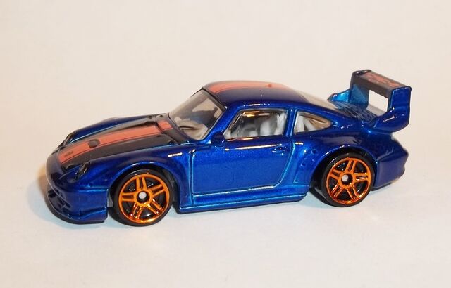 File:HW-2016-114-Porsche 993 GT2-Showroom.jpg