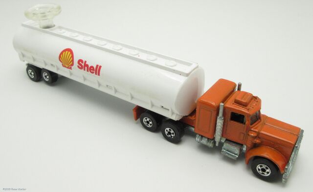 File:Kenworth Tanker-24681.jpg