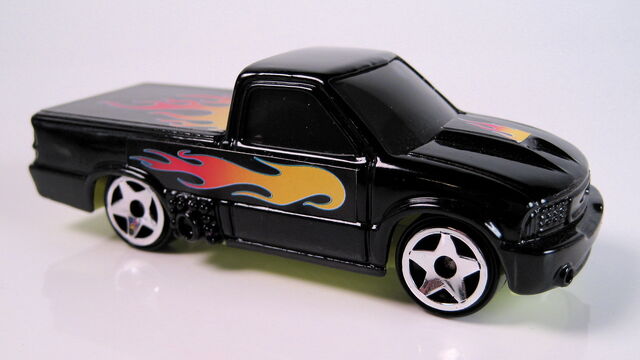 File:Mcd 01 streettruck.jpg