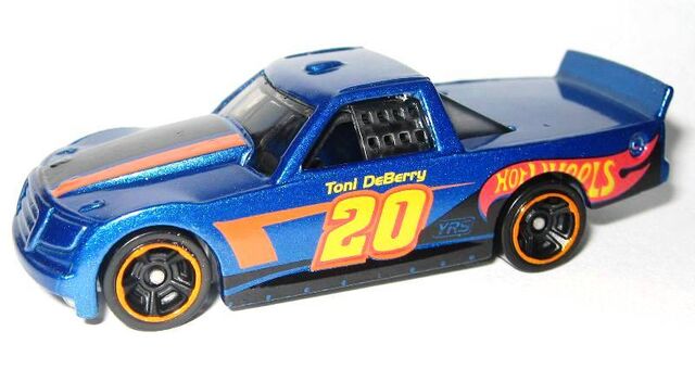 File:HW-2015-132-Circle Trucker-RaceTeam.jpg