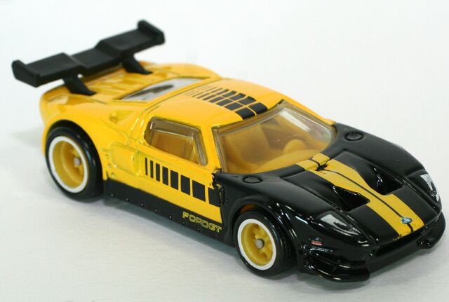 File:2013-HWB-FordGT-Yellow.jpg