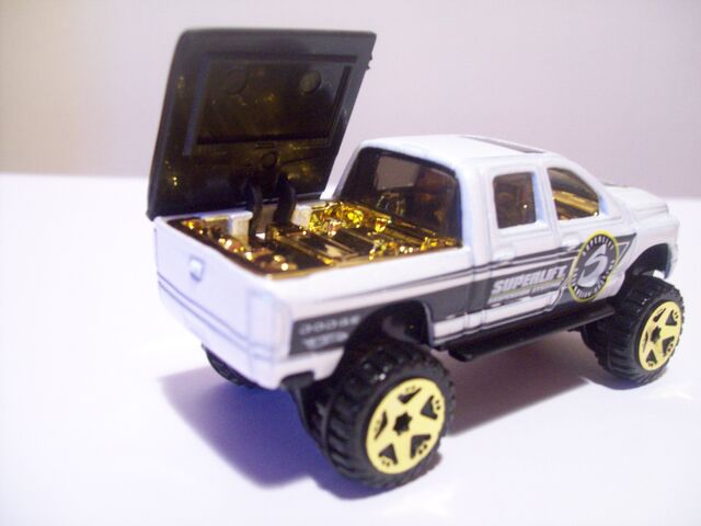 File:Dodge Ram 1500 Feature.jpg