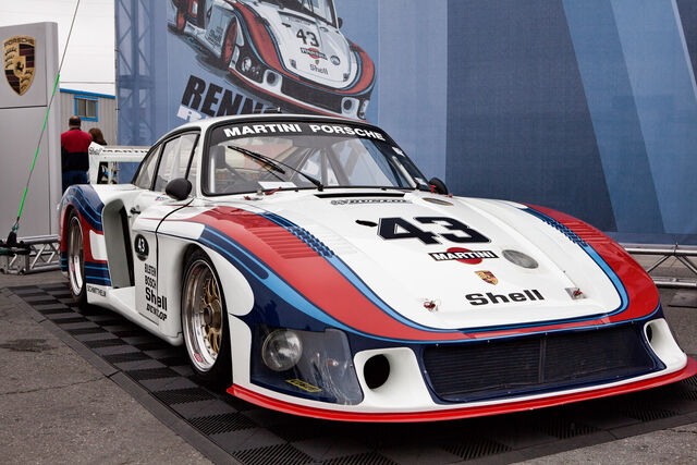 File:Bōsōzoku Porsche 935-78 Moby Dick.jpg