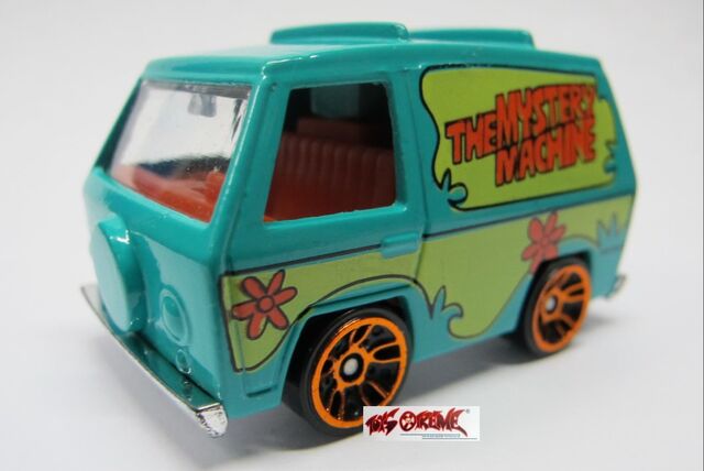 File:The Mystery Machine-1.jpg