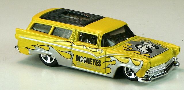 File:2012-8Crate-Yellow.jpg