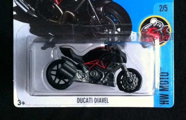 File:DucatiDiavelDHR39.jpg