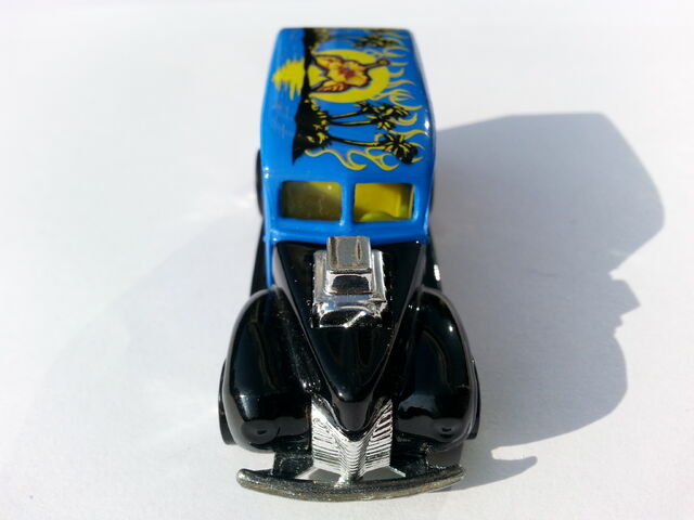 File:'40's Woodie front.jpg