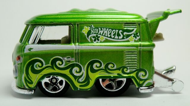 File:Volkswagen Kool Kombi-2013.jpg