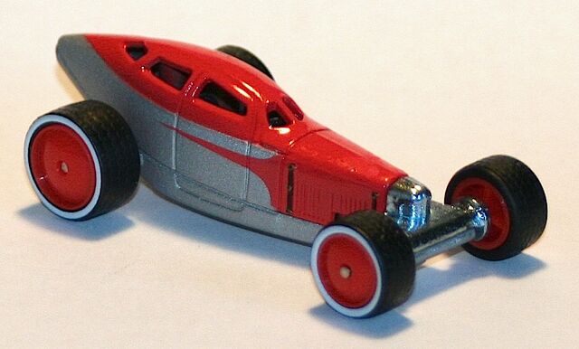 File:2012-HotWheelsBoulevard-GoldenSubmarine.jpg