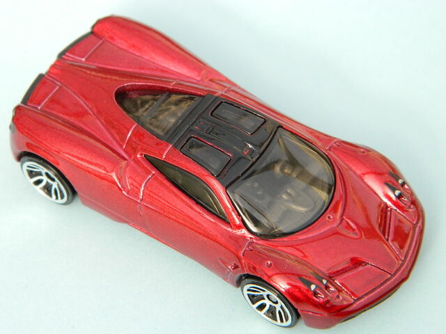 File:Huayra overhead.jpg