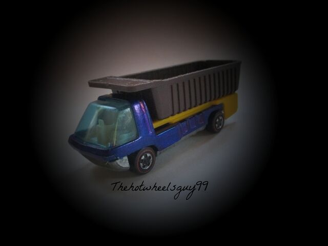 File:Blue Dump Truck.jpg