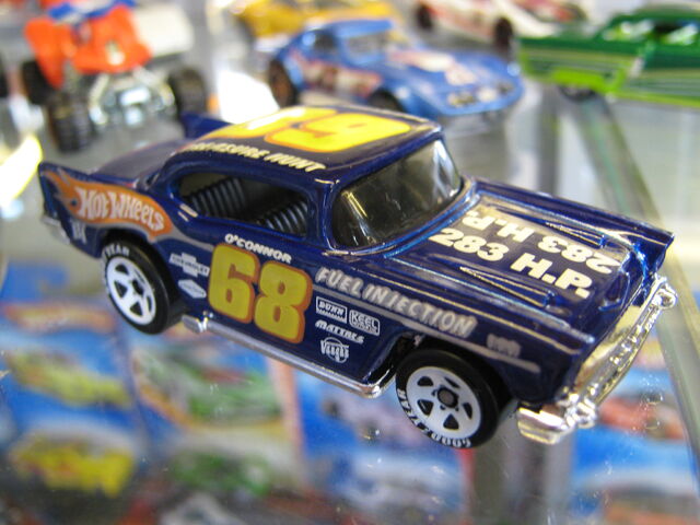 File:'57 Chevy T-H 2010.jpg