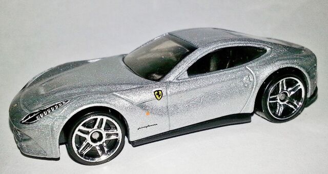 File:HW-2014-31-Ferrari F12 Berlinetta-SpeedTeam.jpg