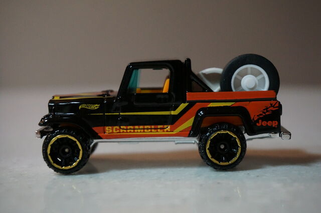 File:2014-Jeep-Scrambler-Black.jpg