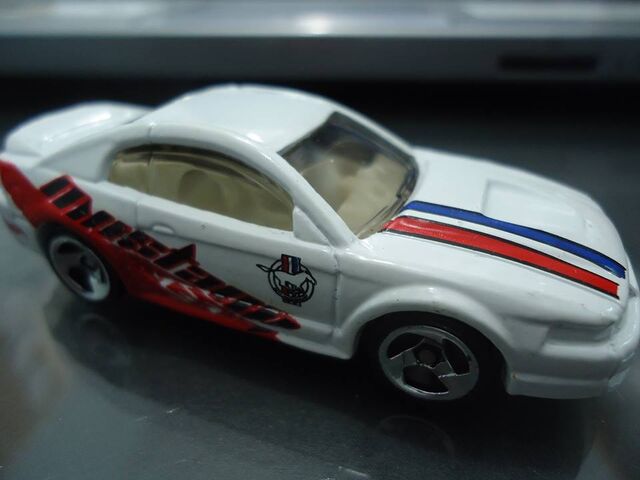 File:Mustang 99 2001.jpg