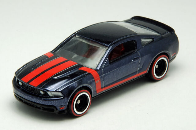 File:2010 Mustang - Loose1.jpg