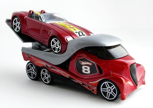 File:Cabbin with Mystery Car.jpg