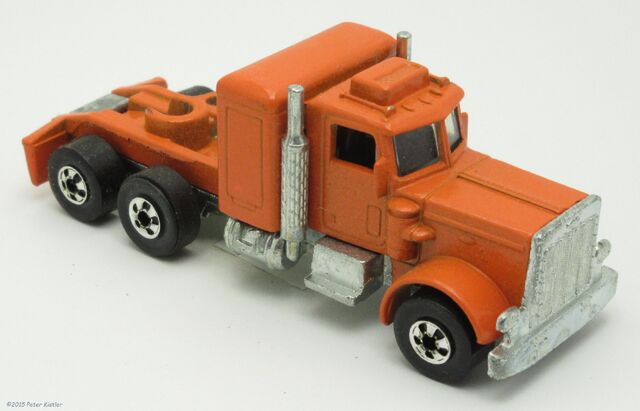 File:Peterbilt Hauler-24680 4.jpg