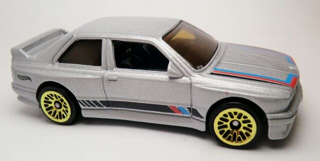 File:'92 BMW M3-2013 172.jpg