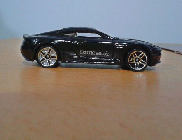 File:Aston martin ewheels.jpg