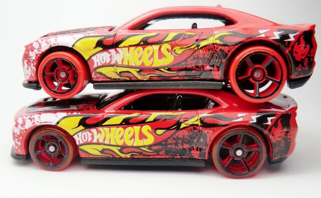 File:'12 Camaro ZL-1-variation wheels.jpg