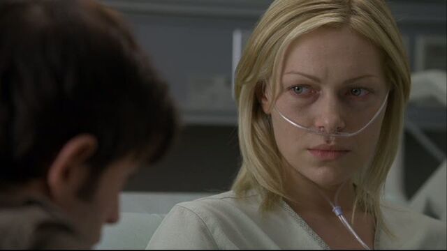 File:Laura-in-House-MD-Private-Lives-laura-prepon-24283324-853-480.jpg