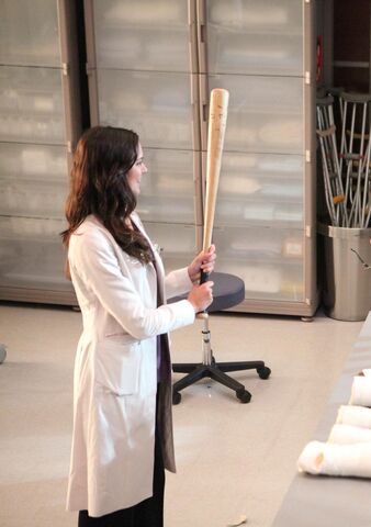 File:House-M-D-8x04-Risky-Business-odette-yustman-26091657-1950-1300.jpg