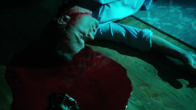 Archivo:Sam-muerto-casa.png