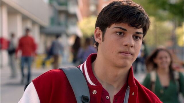 File:Noah Centineo- 1444948981.jpg