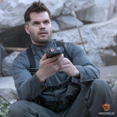 Fichier:The-Hunger-Games-Mockingjay-Part-1-Castor.jpg