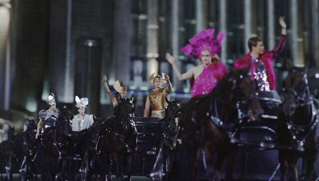 Fichier:CeremoniePhoto74thHungerGames.jpg