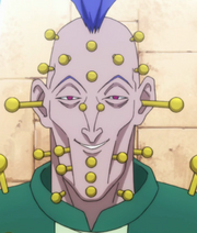 Illumi en su disfraz.png