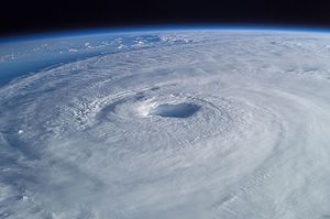 File:Cyclone isabel.jpg