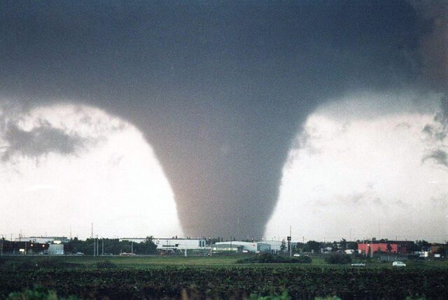 File:Quextin Tornado.jpg