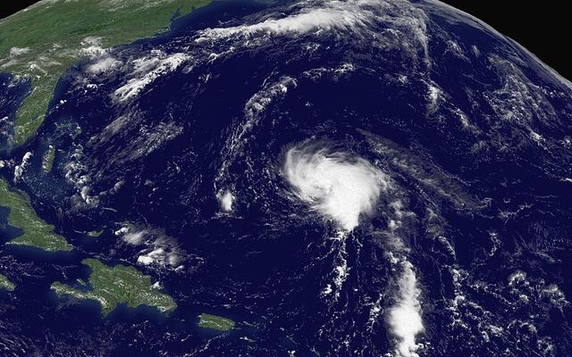 File:Tropical Storm Irene 8-11-2005 1615 UTC.jpg