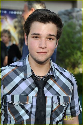 File:Nathan-kress-zookeeper-01.jpg
