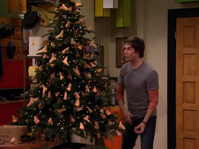 File:Merry Sniffmas.jpg