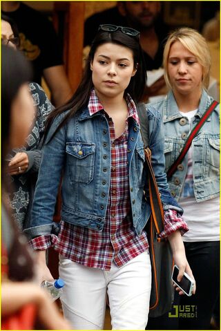 File:Miranda-cosgrove-morels-03.jpg