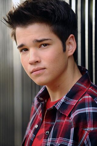 Arquivo:Nathan-Kress-Photo-Shoot.jpg
