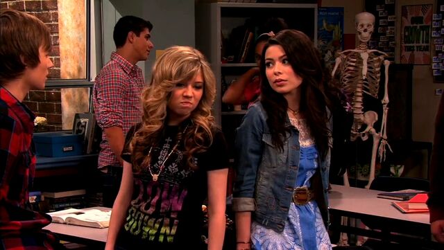 File:ICarly.S04E10.iOMG-HD.480p.Web-DL.x264-mSD.mkv 000064107.jpg