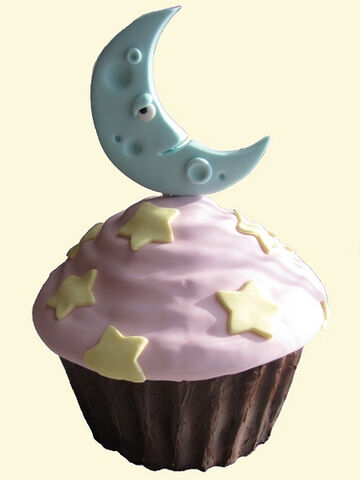 File:Giant Moon Themed Cupcake.jpg
