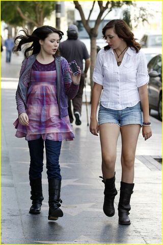 File:Miranda-cosgrove-big-sugar-06.jpg