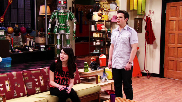 File:IOaR-CreddieScreencaps-14.jpg