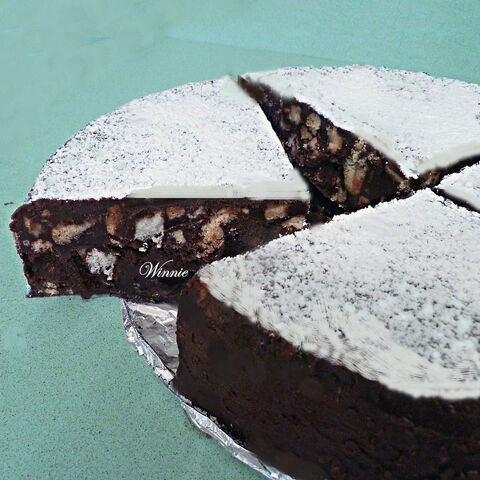 File:BESTCHOCOLATECAKEINACAFEEVER1.jpg