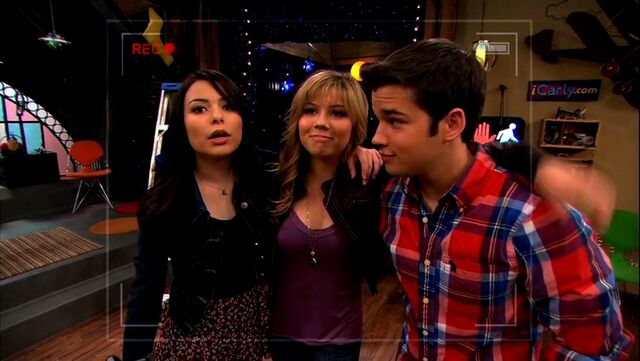 File:ICarly.S05E10.iToe.Fat.Cakes.480p.WEB-DL.x264-mSD.mkv 000088088.jpg