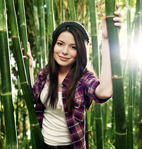 Arquivo:Miranda+Cosgrove+People+Magazine.png